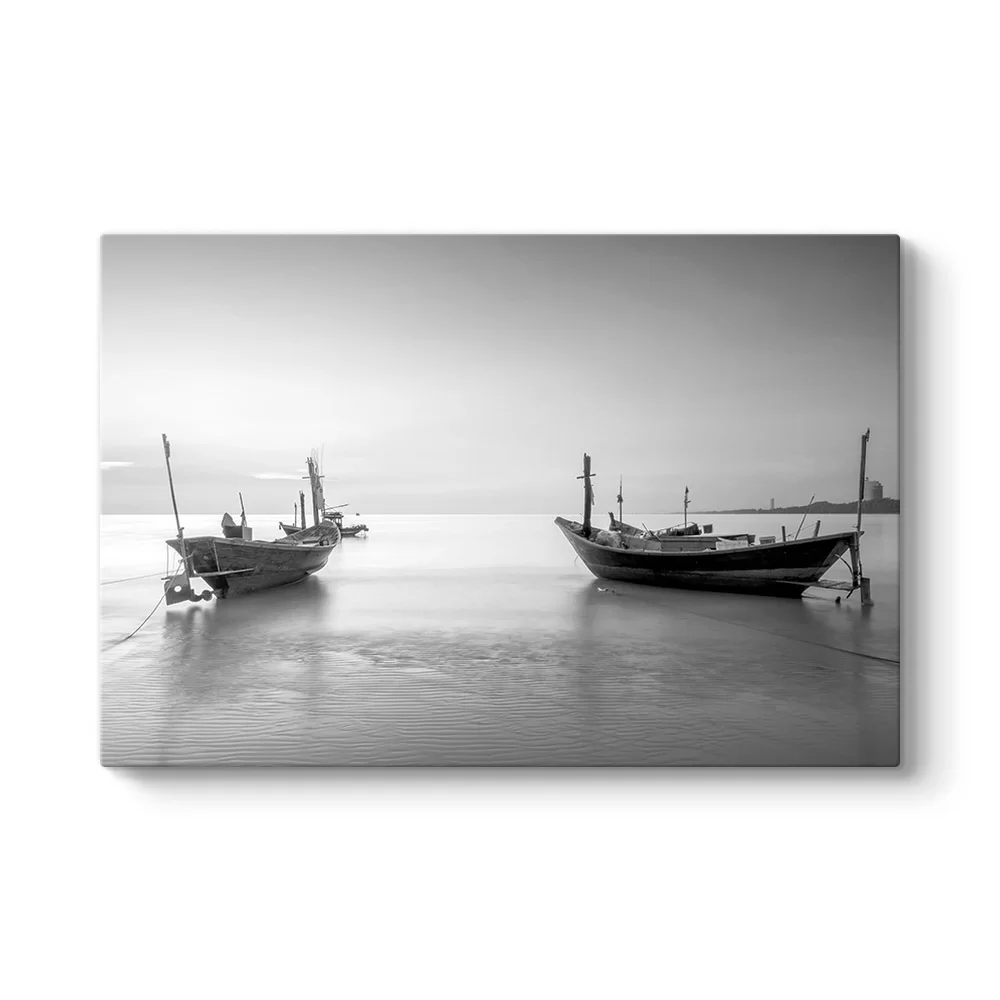 Siyah Beyaz Balıkçı Tekneleri - Model 1